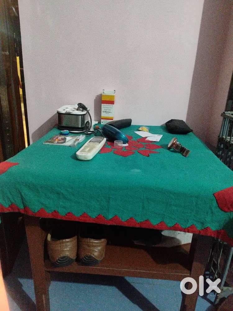 table lakdi ka