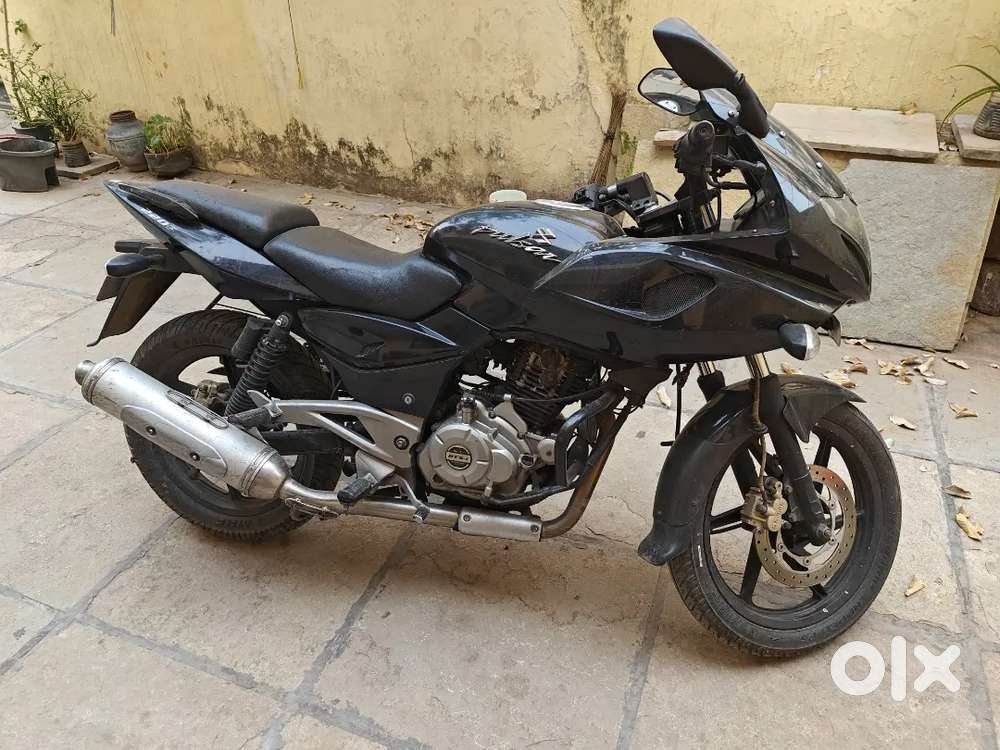 Pulsar 220F in a mint condition