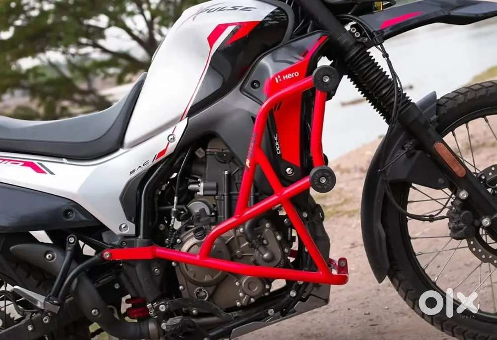 HERO Xplues 210 Silver  Red Colour