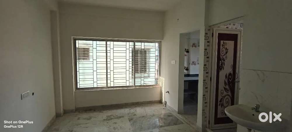 Specious Ready to Move loanable flat in Garia Baishali Park