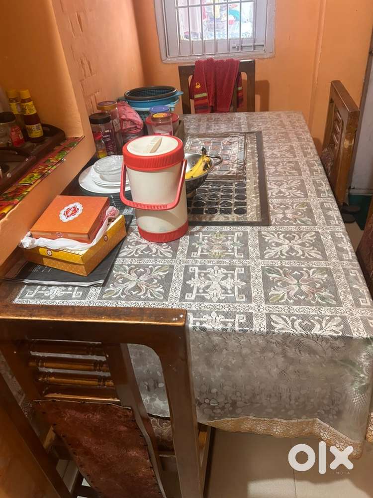Almirah and dining table for sale