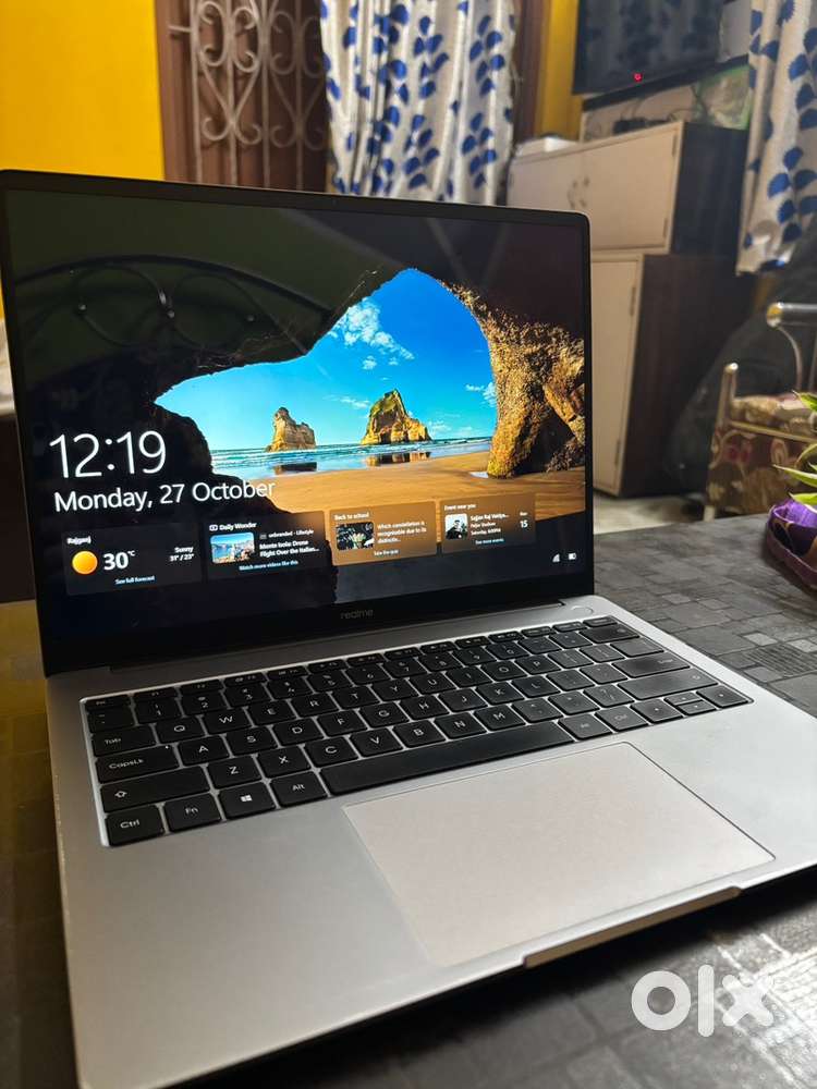 Realme slimbool i3 11th gen , 2k Display