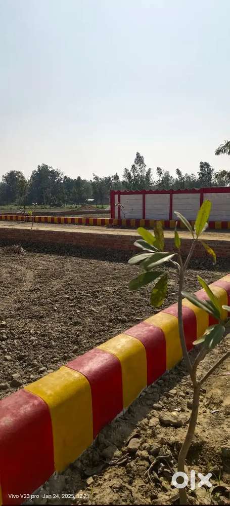 सुल्तानपुर गोरखपुर वाराणसी हाईवे पर प्लांट ले अप्रूव्ड सोसायटी में