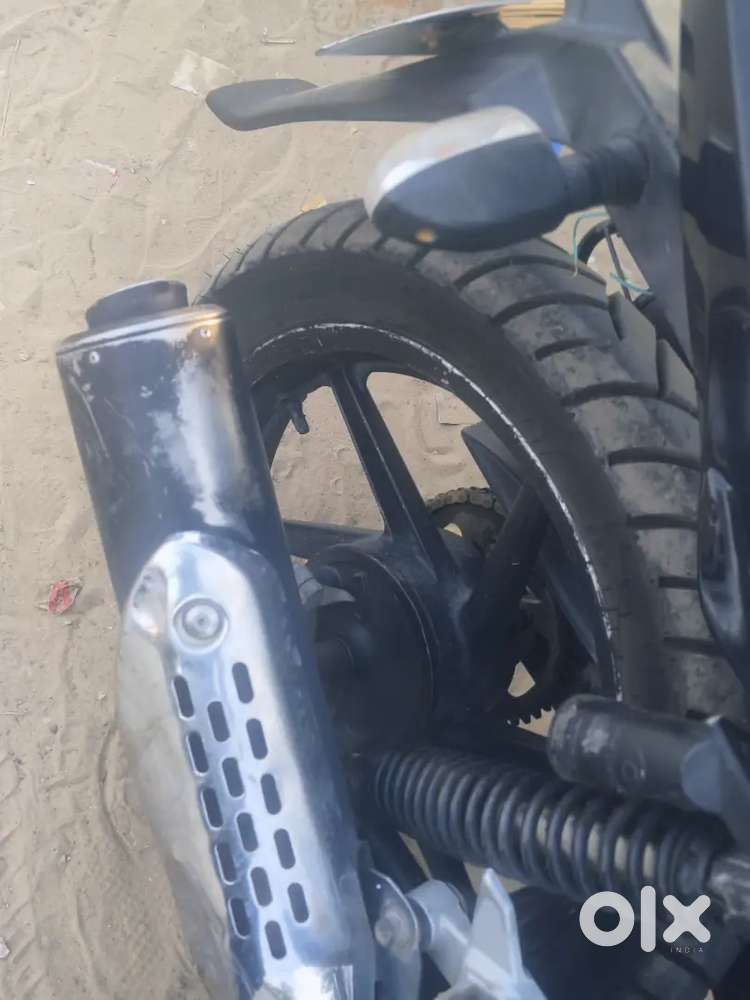 Bajaj palsar 180 new tyre nd new battery with bill