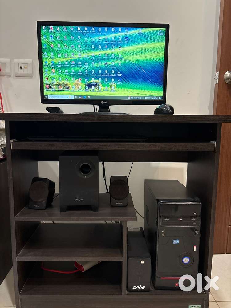 Complete Computer Setup with Desk , Ready to Use