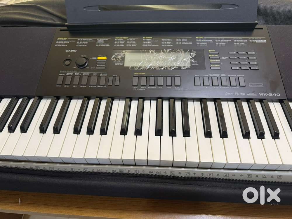 Casio CTK-4400 61-Key ( 7 octave) Portable Keyboard   With   Adapter