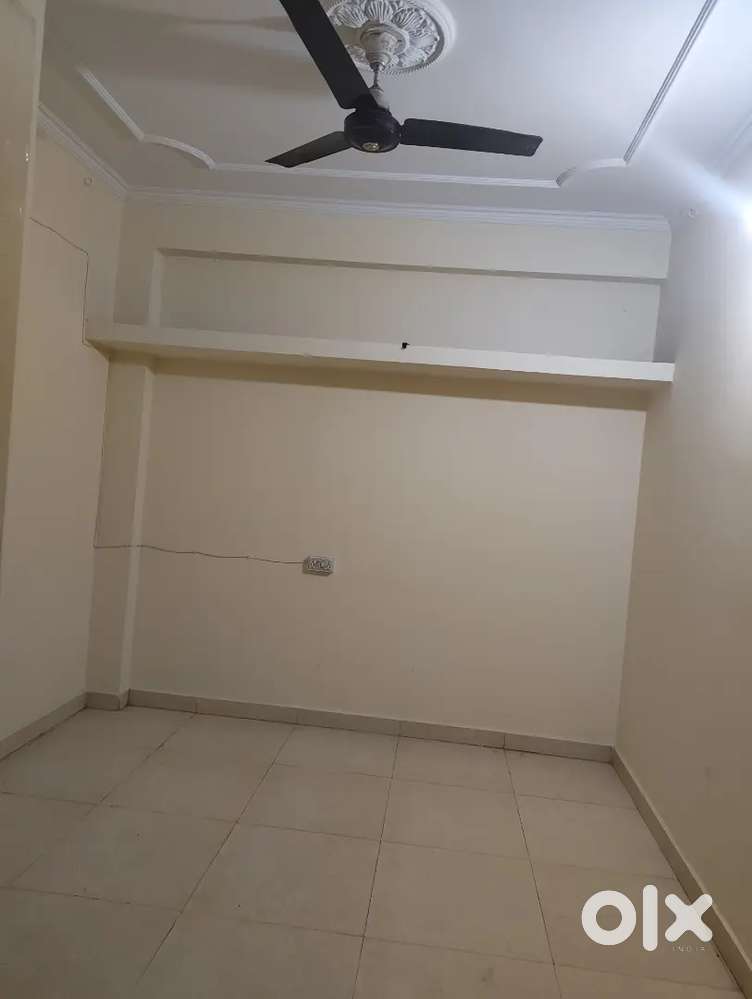 2 bhk flat fully independent in trilanga colony