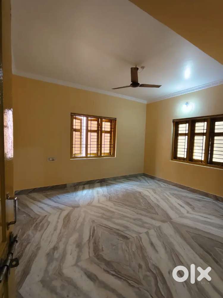 Seeking a roommate — Working professional preferred.