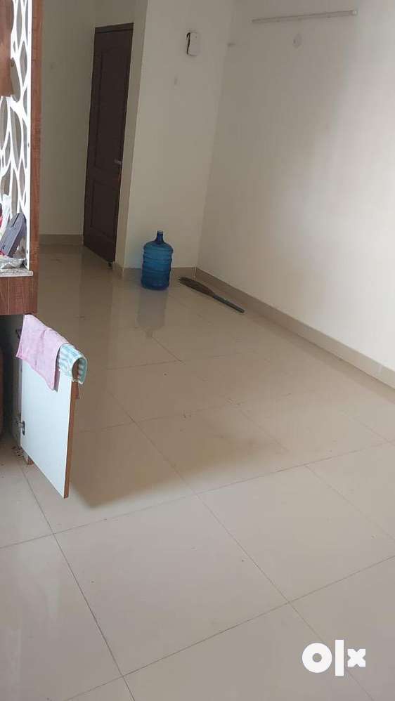 2bhk semi furnished flat available on rent