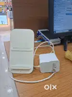 One + 8 pro wireless charger