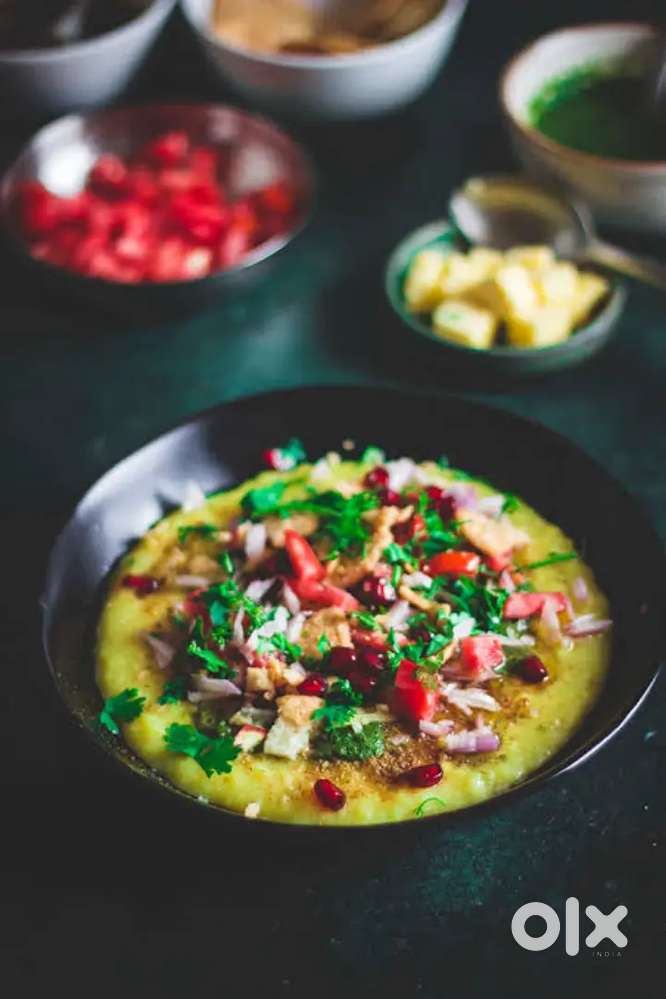 Chole Chaat Bhature Cook aur artan dhone aur saafi Cleaning helper