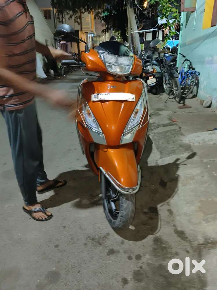 Jupiter 125 disc with diamond cut alloy variant