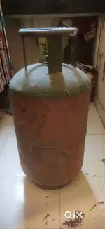 Gas cylinder commercial