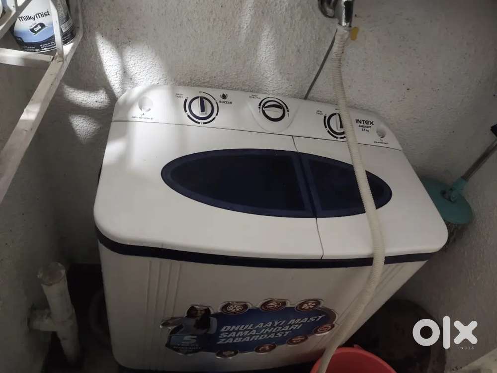 Semi automatic washing machine