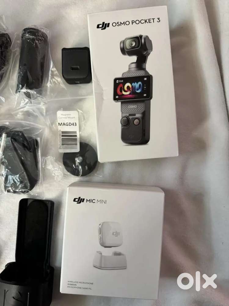 DJI Osmo Pocket 3-Axis Stabilizer and 4K Handheld Camera with Accesso