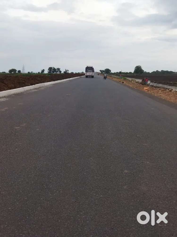 6.50 cents open plot for sale at B. Thandrapadu