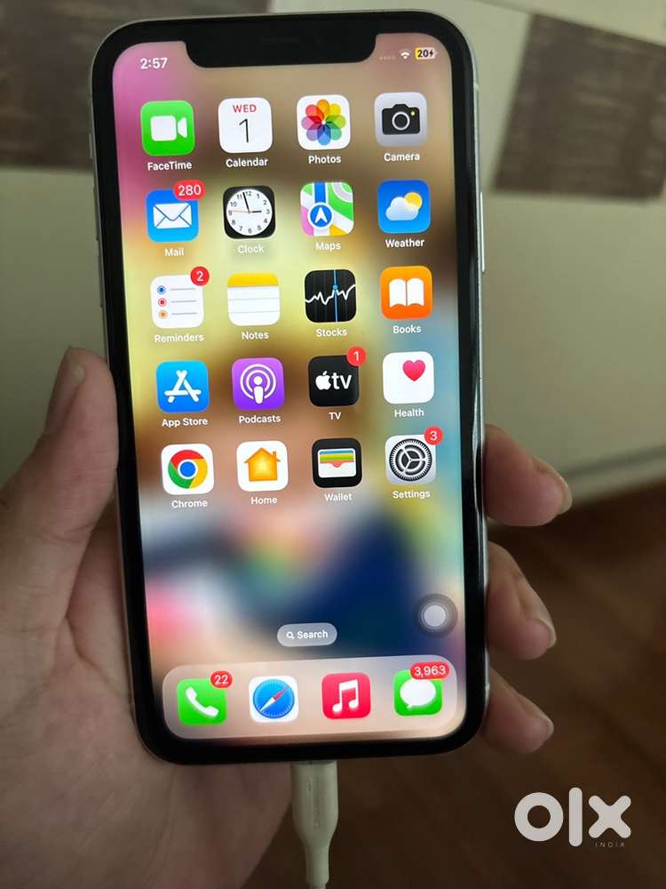 Iphone 11  white 128 gb with full kit bill box