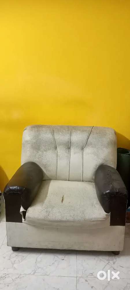 Single sofa