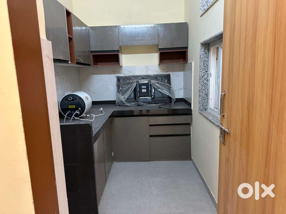 Flat good location near park school hospital