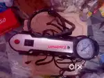 Car motor cycle me hwa bhrne wali machine