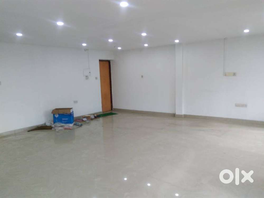 600 sq.ft Road front 1ST floor office, kathrikadavu,Kaloor Kochi,EKM
