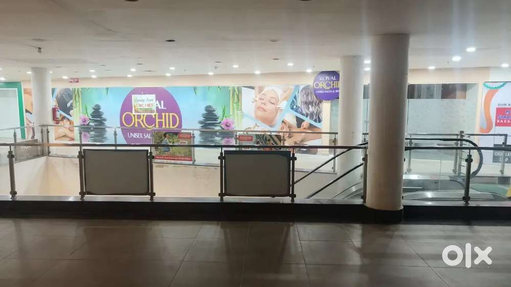 Female Spa therapist, Female Manager, Male Hair stylist