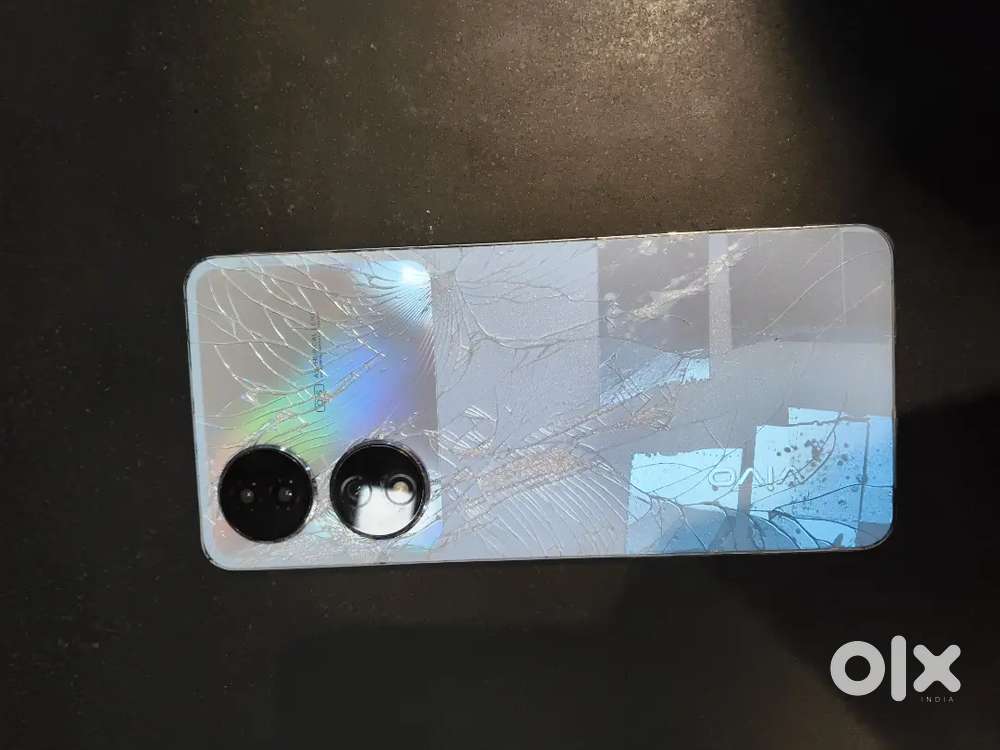 Vivo Y100 5G 8 GB ram 128 storage