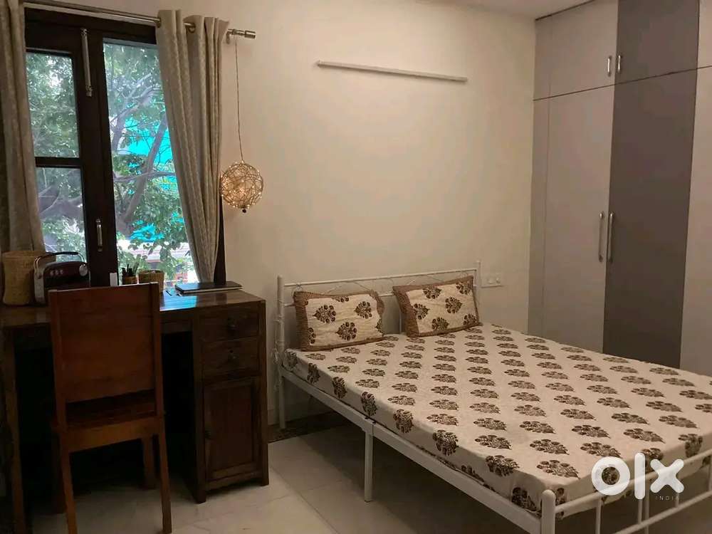 Only female and couple required Spa