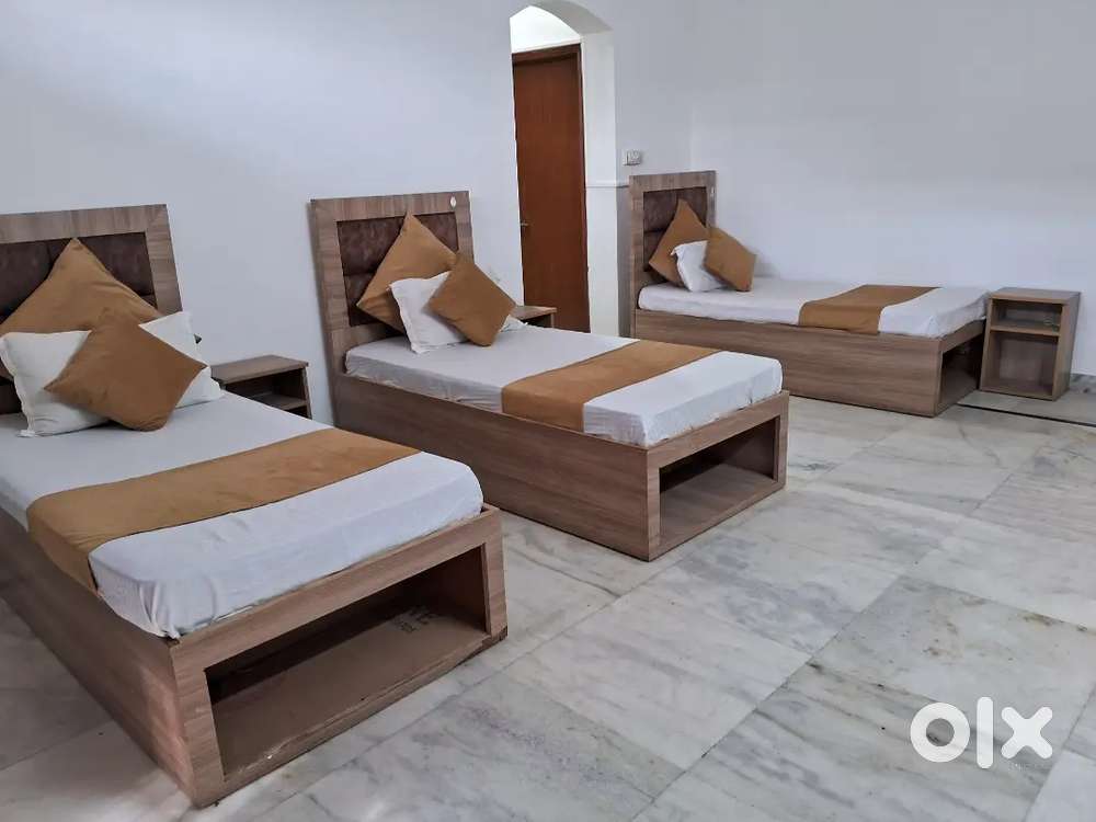 PG Near JBM, Pinkerton, AMB, EY, HSBC, SOIL, Bestech, Policy Bazaar