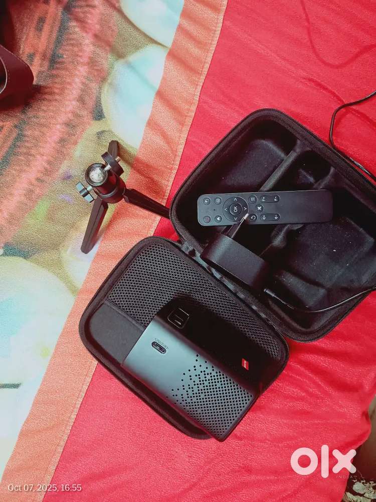 Portable projacter with inbuilt Speaker