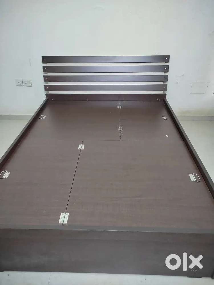 King size bed, Single bed, Two Door Wardrobe, Dressing & Study table