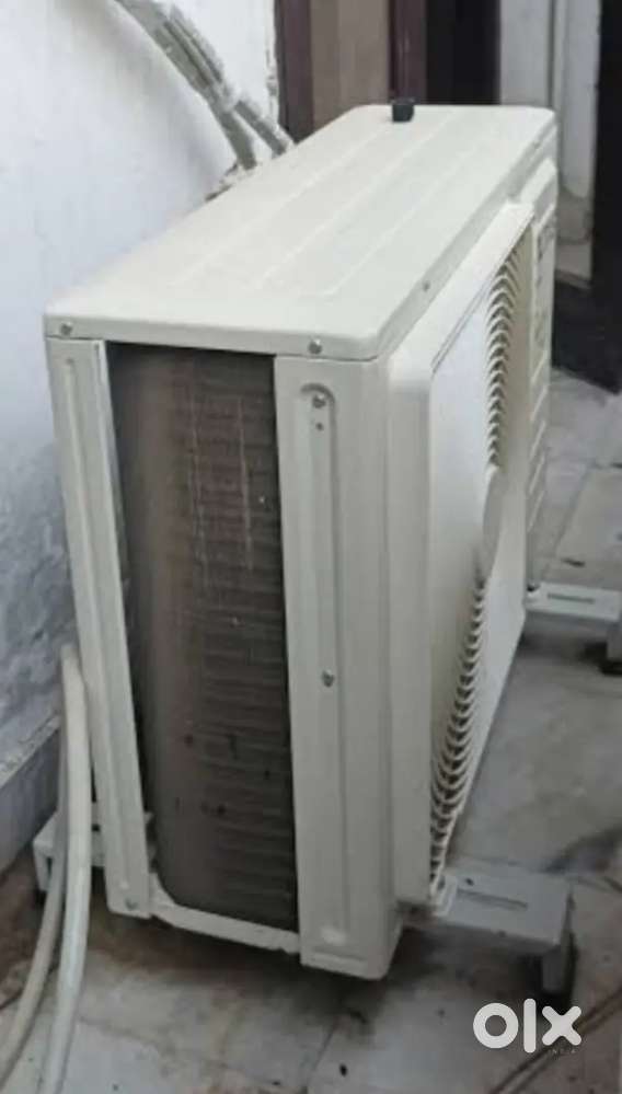 Voltas ac urgent sale
