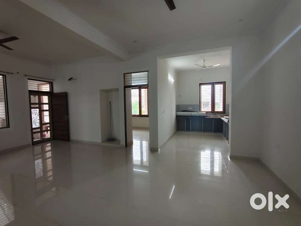 Fully furnished room near VIT