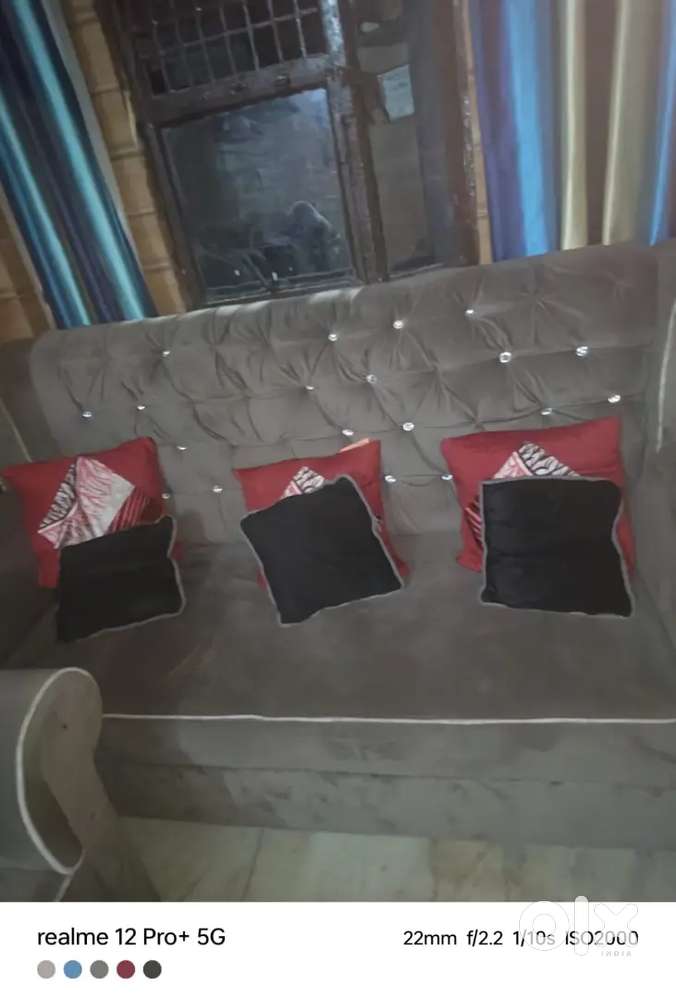 8 month old sofa set