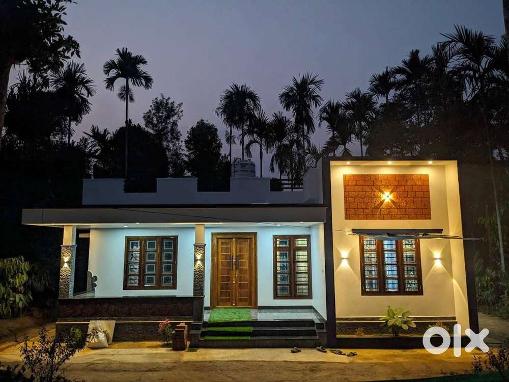 കണ്ണാടി – കണ്ണനൂർ ഹൈവേയ്ക്ക് സമീപം മനോഹരമായ 2BHK വില്ല!