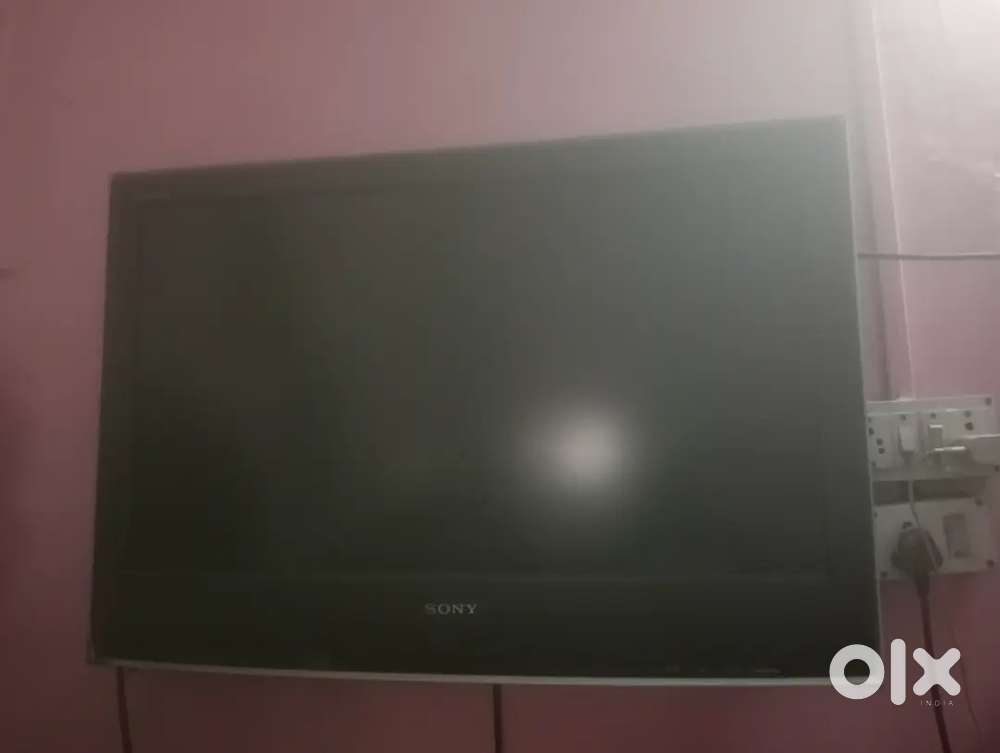 Sony Bravia 32” LCD TV (KLV-32S200A)