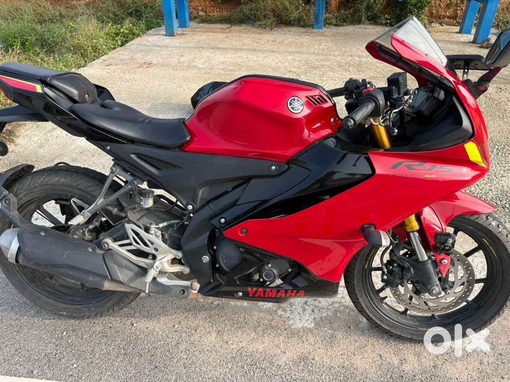 Yamaha R15 V4 RED 2022 – Well Maintained – Single Owner – Urgent Sale