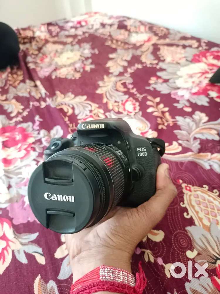 Camon Eos 700d with 2 lens