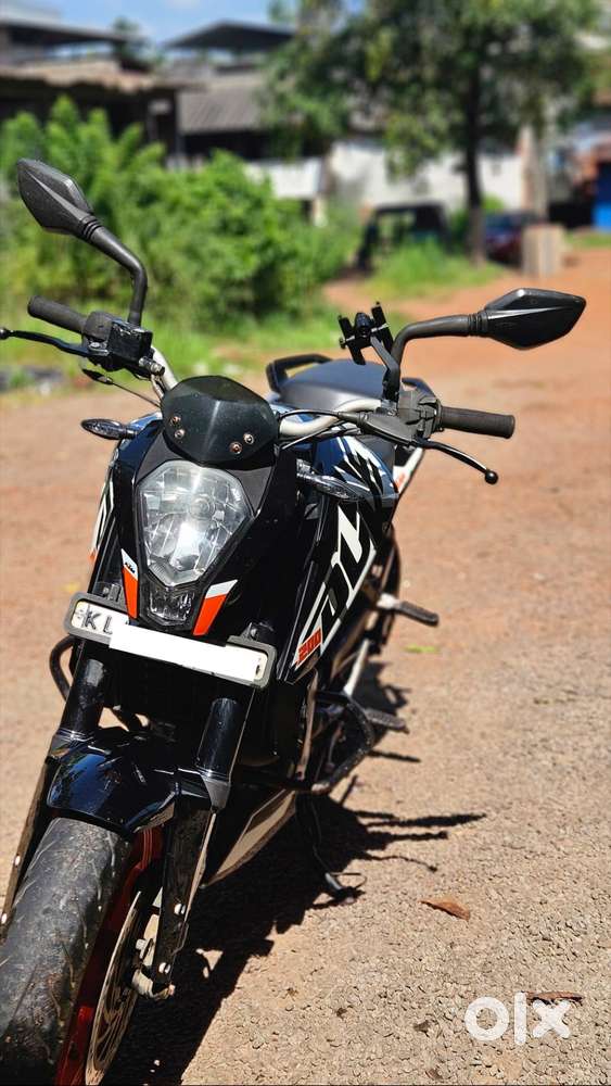 2nd owner, front and back tyre 50%