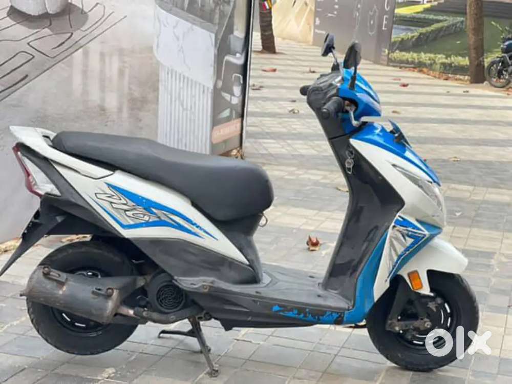 SCOOTERS - HONDA DIO  VERY AWESOME CONDITION