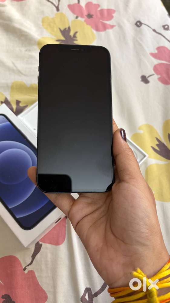IPhone 12 - Black - 64 GB