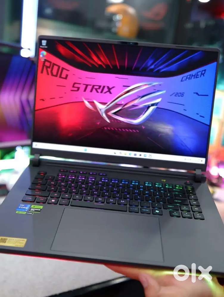 Asus ROG Strix G16 (Intel Core Ultra 9/32 GB/16 GB NVIDIA RTX 5080)