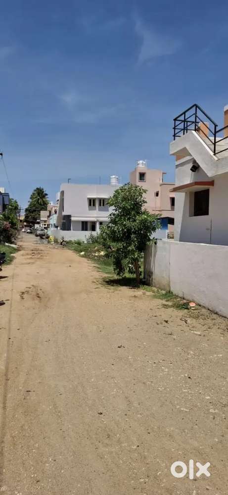 வீடுகளுக்கு நடுவில் வீட்டு மனை விற்பனைக்கு