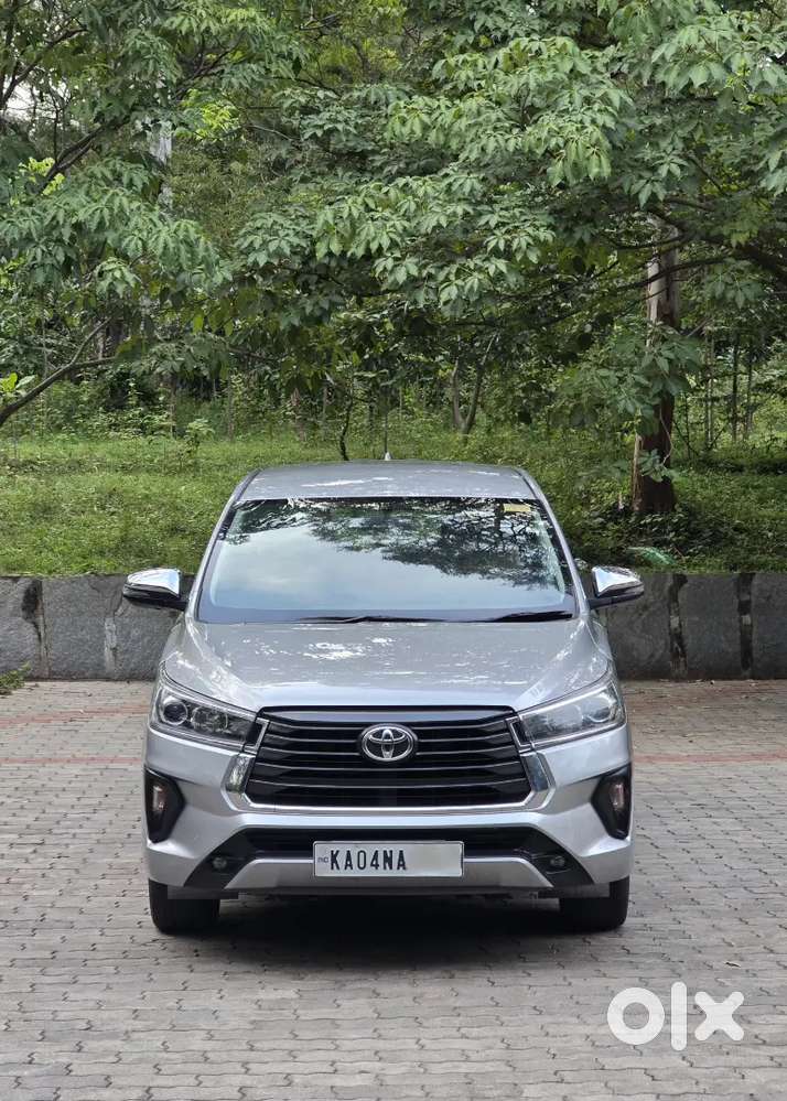 Toyota Innova Crysta 2022 Diesel Well Maintained