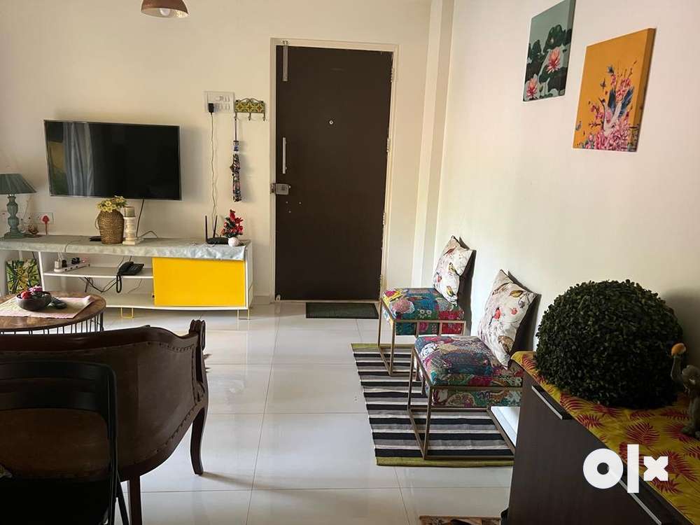 Spacious 2 bhk well maintained fully furnished