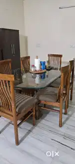Dining table with 6 chairs for sale in brand new condition