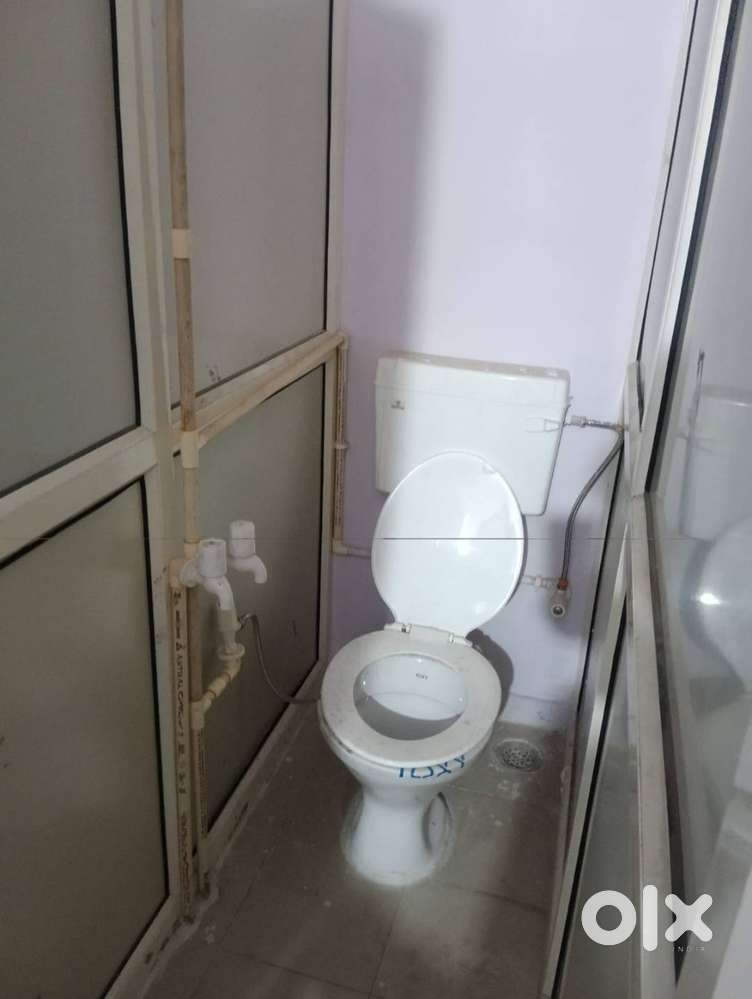 COMMERCIAL SPACE AT GROUND FLOOR AVAILABLE FOR RENT IN BASAI DARAPUR