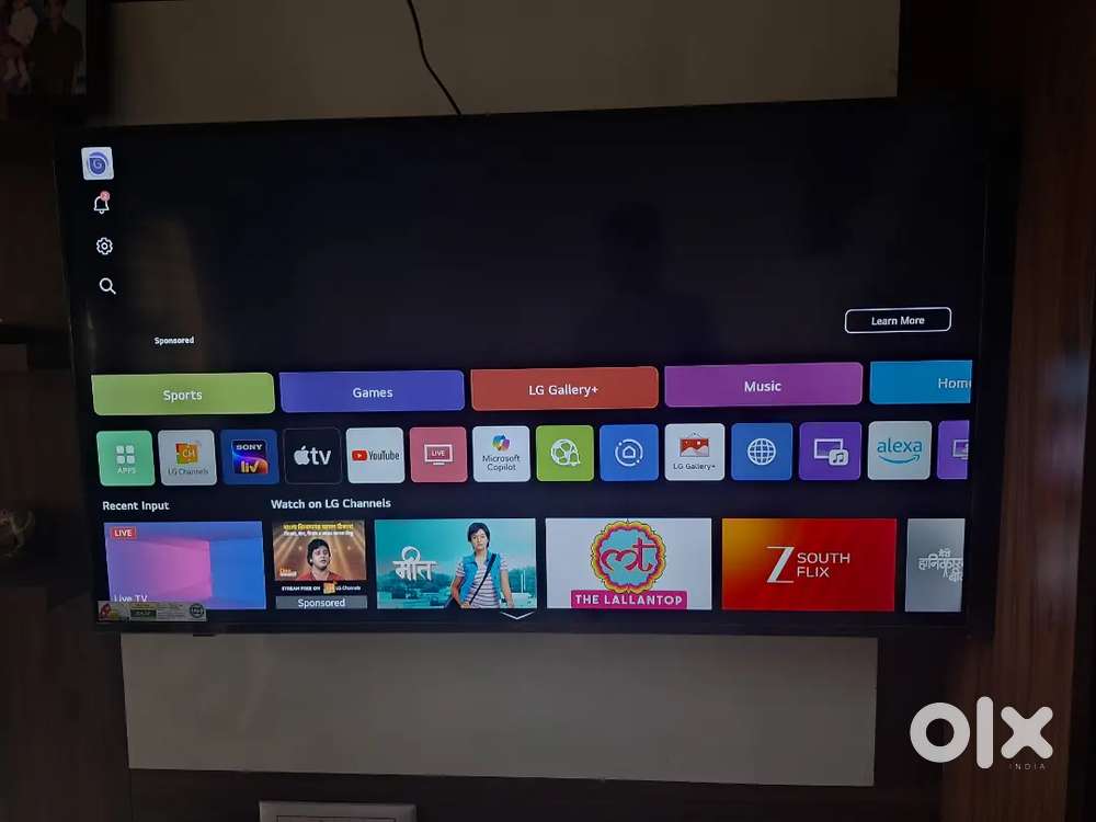 Lg Smart TV 2 week old