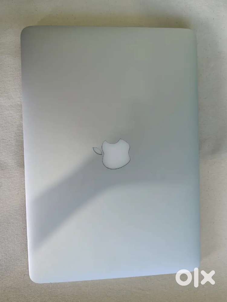 Apple macbook pro 8/256
