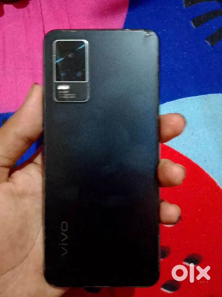 Vivo v20 8 GB RAM 128 STORAGE 2021 model bill box available